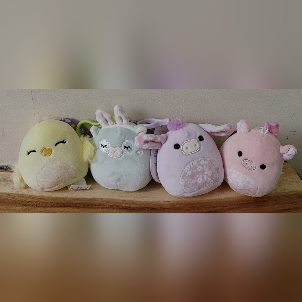 (4) 3.5" Easter 2023 Squishmallows Keychains Clips Aimee, Delzi, Miley, Peter